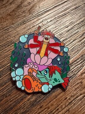 Muppets Park Day Pepe Ariel Pin